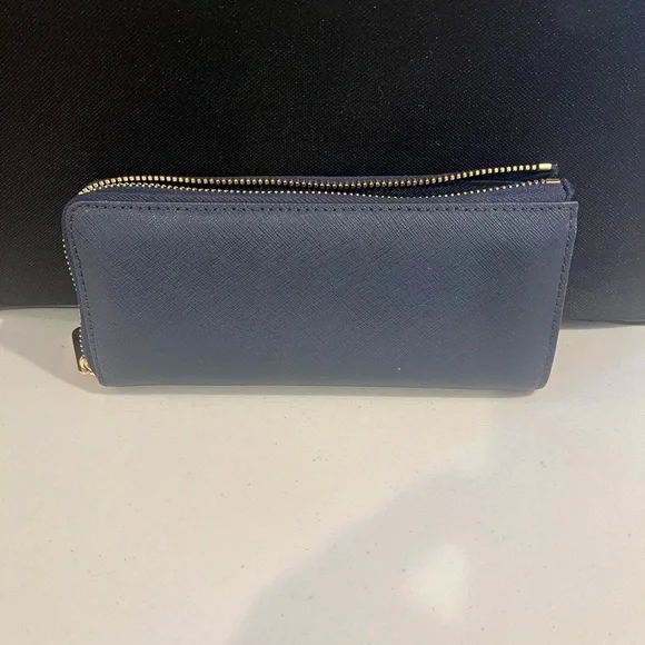 Michael Kors wallet - Picture 2 of 3